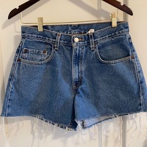Levi vintage cut off shorts